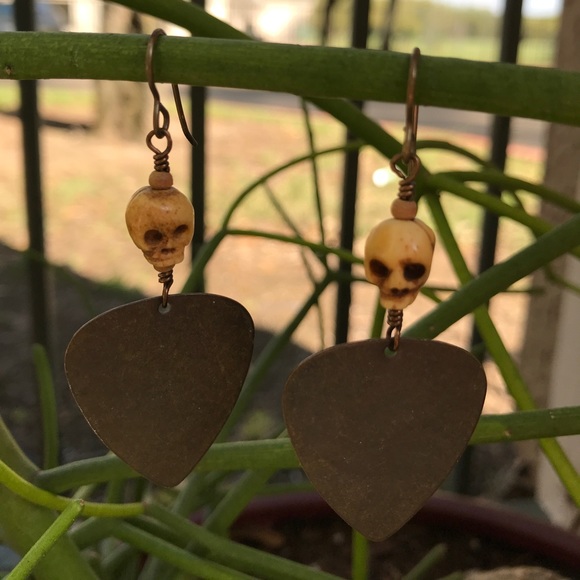 Artisan crafted skull & metal guitar pick earrings - Picture 3 of 4